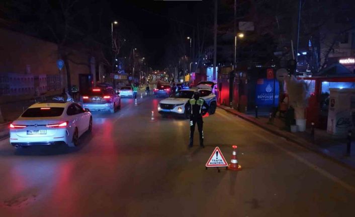 Kadıköy’de gece denetimleri: 1.2 milyon TL ceza, 159 araç trafikten men