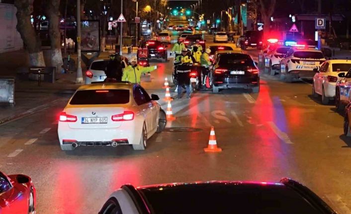 Kadıköy’de trafik ve asayiş denetimi: 2 milyon ceza, 80 araç trafikten men