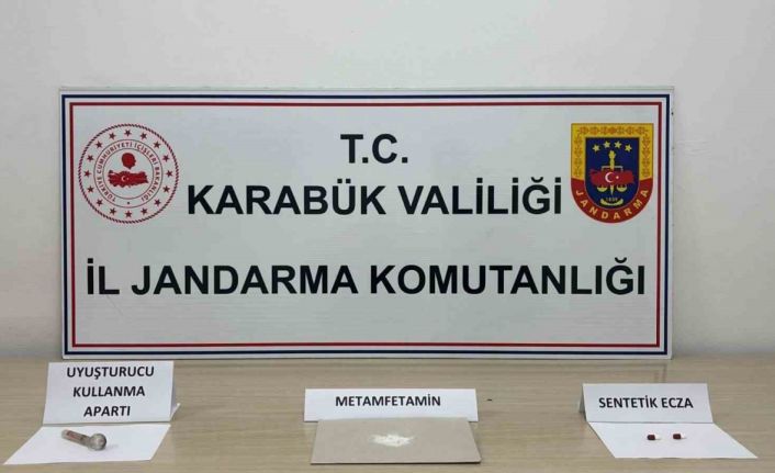 Karabük’te jandarmadan kaçakçılık ve uyuşturucu operasyonu: Silah, uyuşturucu ve kaçak telefon ele geçirildi