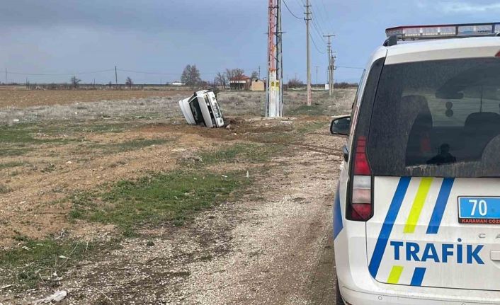 Karaman’da otomobil devrildi: Araçtaki 5 kişi kazayı burnu bile kanamadan atlattı