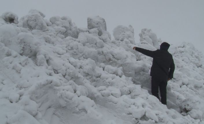 Kars’ta Mart sonunda kış geri döndü: Boğatepe Geçidi ve köyler kar altında