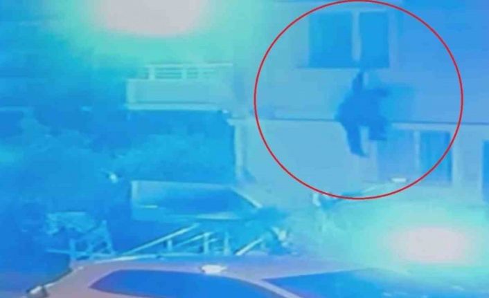 Kayıp genç 24 gündür aranıyor; en son taş üzerinde elbiseleri ve eşyaları bulunmuştu