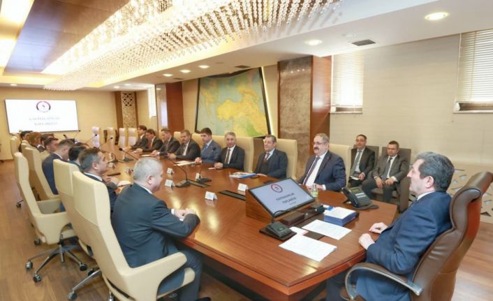 Kaymakamlar toplantısı: Bayram güvenliği, göç, tarım ve şehir düzeni görüşüldü