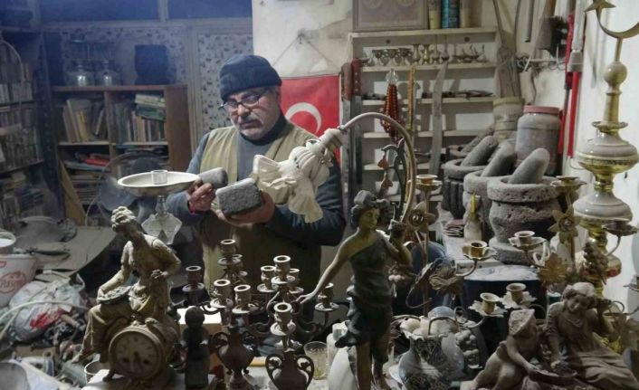 Kilis’te taş oymacılığının son ustası bayramda da tezgah başında