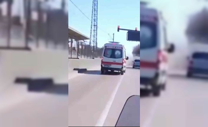 Kırmızı ışığı son anda fark eden araçlar zincirleme kazaya neden oldu