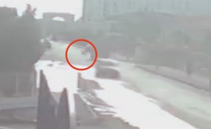 Köpekten kaçarken kamyonun altında kalarak ölmüştü, sınıf arkadaşlarının vefası anneyi duygulandırdı