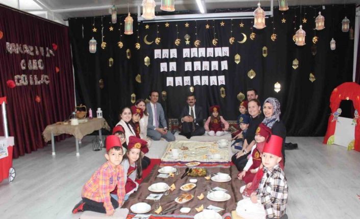 Köyceğiz Kaymakamı Kumcu, miniklerin tekne orucu heyecanına ortak oldu