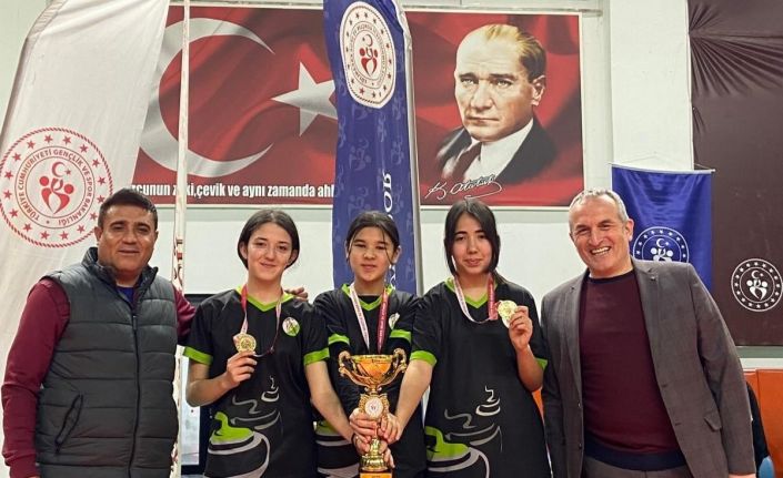 Köyceğiz Toparlar Ortaokulu Kız Takımı Floor Curling İl Şampiyonu oldu