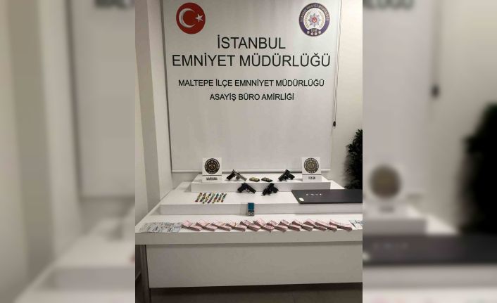 Maltepe’de uyuşturucu operasyonu: Manyetik kartlı zuladan yüklü miktarda para ve silah çıktı