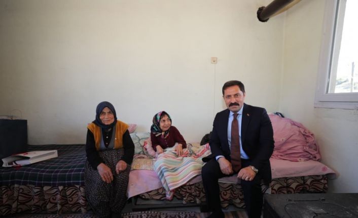 Merhametiyle Türkiye’ye örnek olan 80 yaşındaki anne ve ömrünü adadığı 61 yaşındaki engelli kızının Vali’yle sohbetleri yürekleri ısıttı