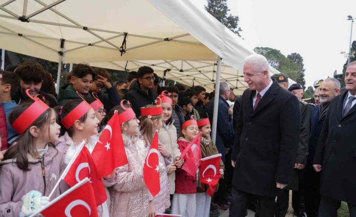 Milli şair Mehmet Akif Ersoy, İstiklal Marşı’nın kabulünün 105’inci yılında kabri başında anıldı