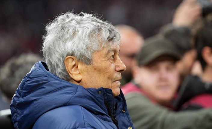 Milli takım kampında fenalaşan Teknik Direktör Mircea Lucescu hastaneye kaldırıldı