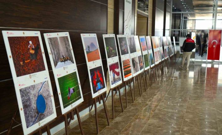 Muş’ta "15. Tarım Orman ve İnsan" fotoğraf sergisi ziyarete açıldı