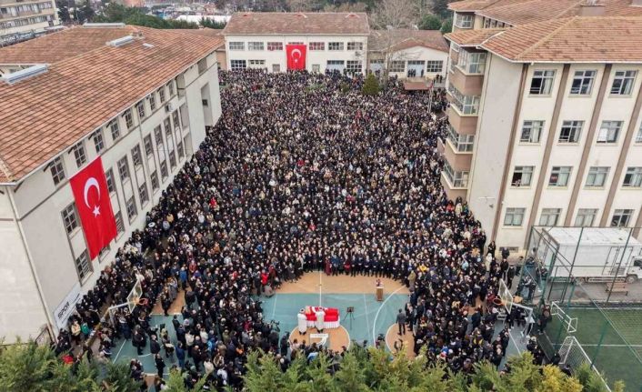Öğrencisi tarafından öldürülen Fatma Nur öğretmenin anma töreni havadan görüntülendi