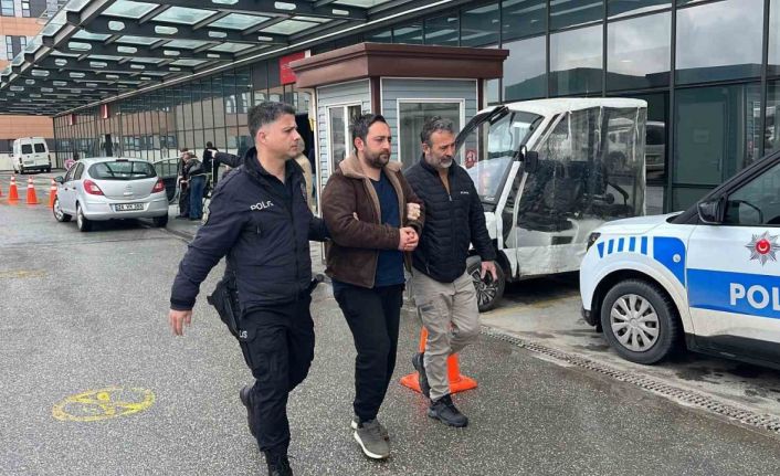 Otobüs durağında uyuşturucu kullanan şüpheli polisten kaçamadı