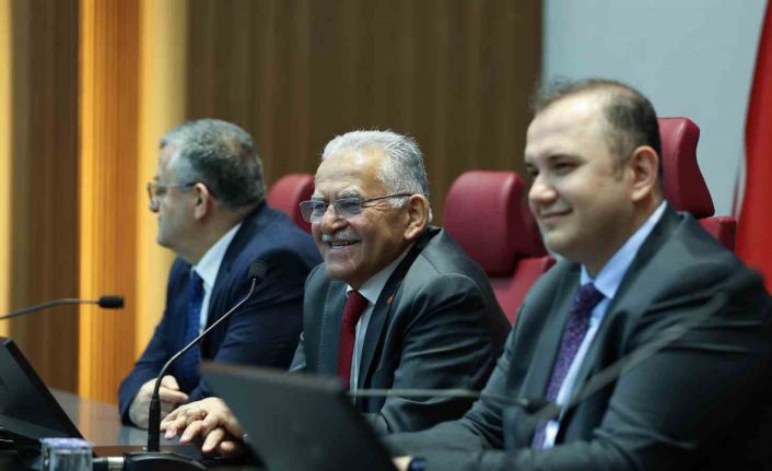 Personeliyle bayramlaşan Başkan Büyükkılıç: "Kayseri Büyükşehir bir marka"