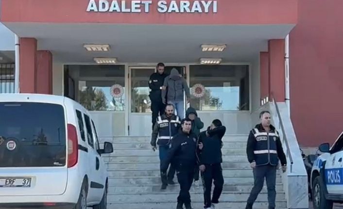 Polisten kaçan araç kaza yaptı: 3 kişi tutuklandı