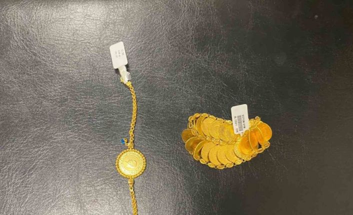 Samsun’da 2 kız kardeş kuyumcudan çalınan 500 bin liralık altınları satarken yakalandı