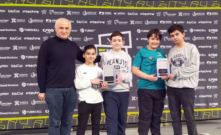 SANKO Okulları VEX IQ Robot yarışmasında Türkiye birincisi ve üçüncüsü oldu