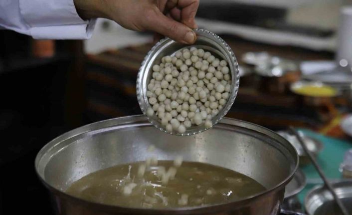 Şef Tahir Tekin Öztan: "Yuvalama sadece bir yemek değil, bir sosyalleşme geleneğidir"