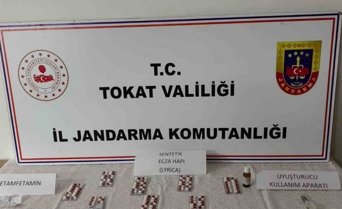 Tokat’ta araçta sentetik hap ve uyuşturucu madde bulunan şüpheli, adli kontrolle serbest kaldı
