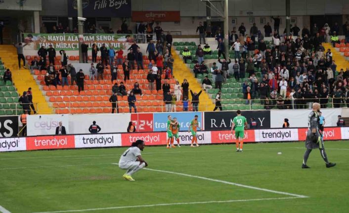 Trendyol Süper Lig: Corendon Alanyaspor: 5 - Kocaelispor: 0 (Maç sonucu)
