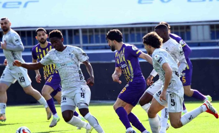 Trendyol Süper Lig: Eyüpspor: 0 - Kocaelispor: 1 (Maç devam ediyor)