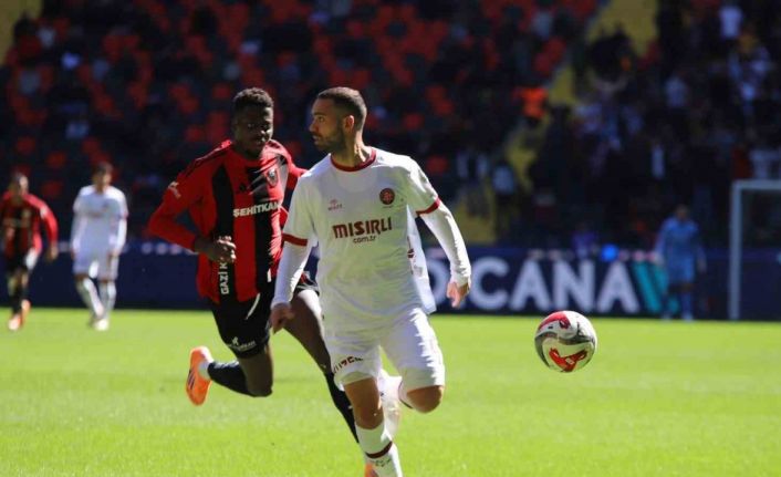 Trendyol Süper Lig: Gaziantep FK: 0 - Fatih Karagümrük: 0 (İlk yarı)