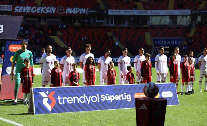 Trendyol Süper Lig: Gaziantep FK: 0 - Fatih Karagümrük: 0 (Maç devam ediyor)