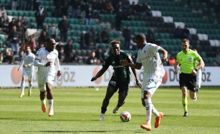 Trendyol Süper Lig: Kocaelispor: 1 - Konyaspor: 2 (Maç sonucu)