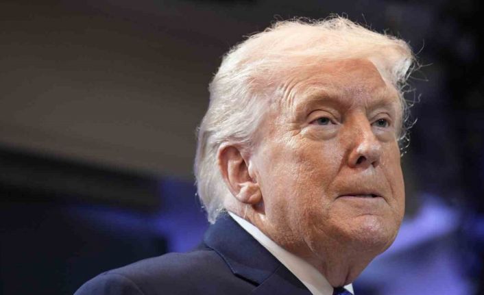 Trump: "(İran) Son birkaç saat içinde 10 adet mayın döşeme botunu veya gemisini imha ettik"