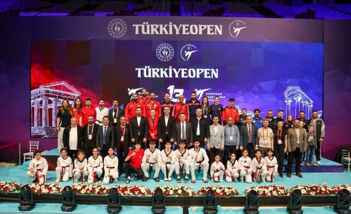 Türk sporculardan, 13. Uluslararası Türkiye Açık Taekwondo Turnuvası’nda 262 madalya
