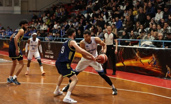 Türkiye Basketbol Ligi: Kocaeli BŞB Kağıtspor: 73 - Fenerbahçe Koleji: 84