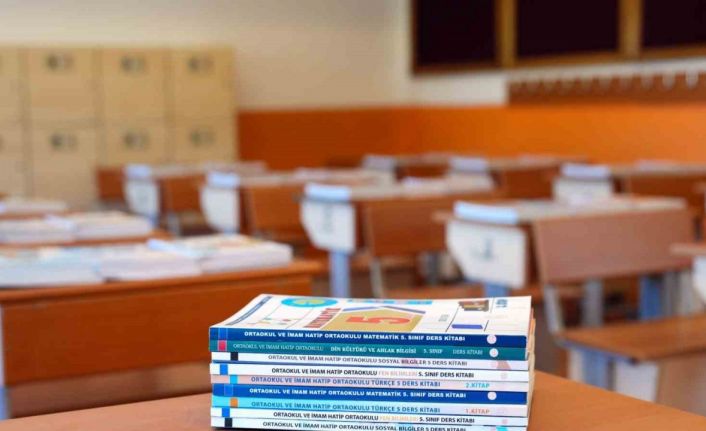 Türkiye Yüzyılı Maarif Modeli’ne uygun diye satılan kitapların, yapılan incelemeler sonucu uygun olmadığı görüldü