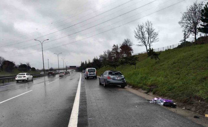 Tuzla’da takla atan otomobile başka bir araç çarptı: 2’si çocuk 7 kişi yaralandı