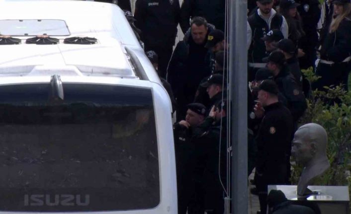 Ünlüler saç ve kan örnekleri alınmak üzere Adli Tıp Kurumu’na getirildi