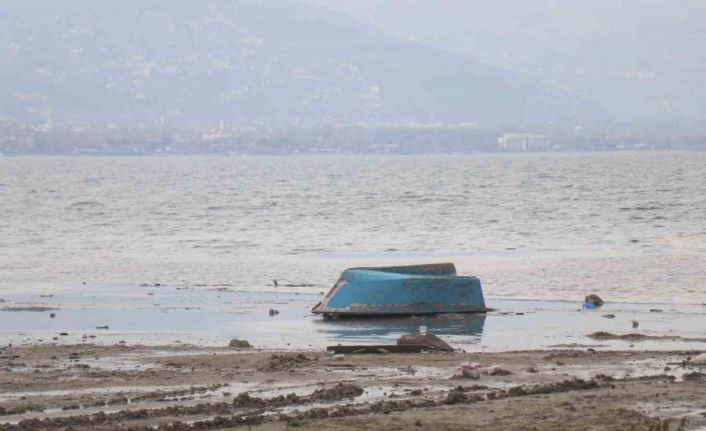 Yağışlar Sapanca Gölü’nde seviyeyi artırdı ancak risk hala devam ediyor