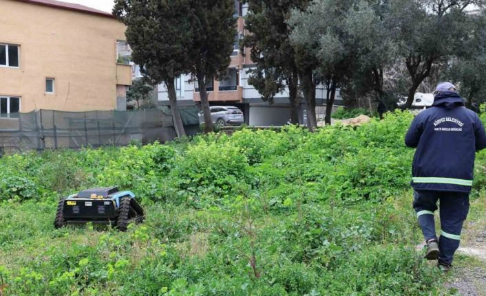 Yeşil alanda uzaktan kumandalı robot dönemi: 6 kişinin işini tek başına yapabiliyor