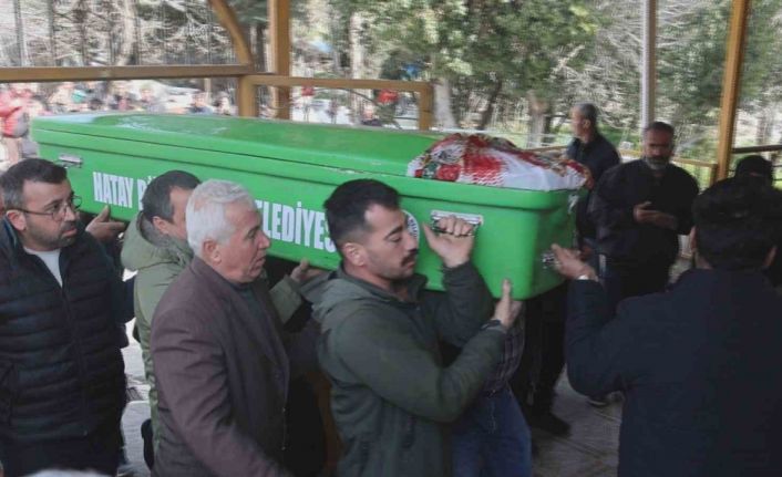 Yürek burkan kazada hamile kadını 5 ay önce evlendiği eşinden ölüm ayırdı