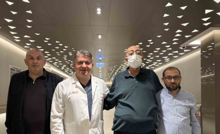 2 kişiden alınan karaciğerle yaşama tutundu: "Dünyada çok nadiren yapılıyor"