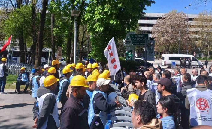 5 aydır maaş alamayan maden işçilerinin açlık grevi eylemi 6. gününde devam ediyor