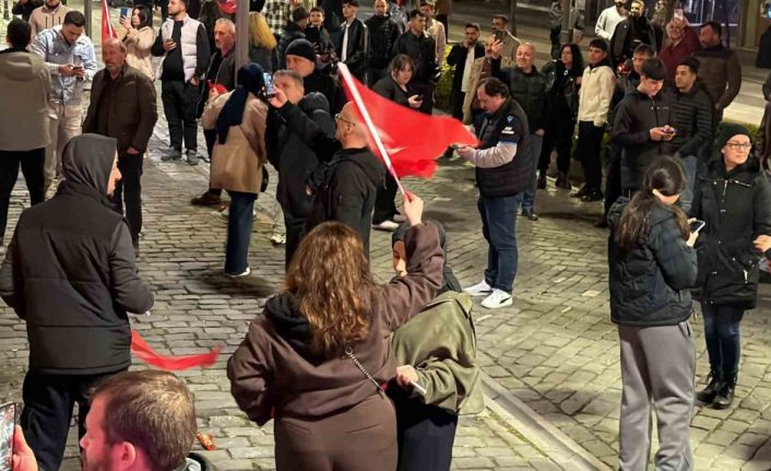 A Milli Futbol Takımı’nın Dünya Kupası’na katılmaya hak kazanması Trabzon’da coşkuyla kutlandı