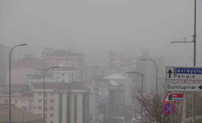 Anadolu Yakası’nda yoğun sis etkili oldu: Görüş mesafesi düştü, sürücüler zor anlar yaşadı