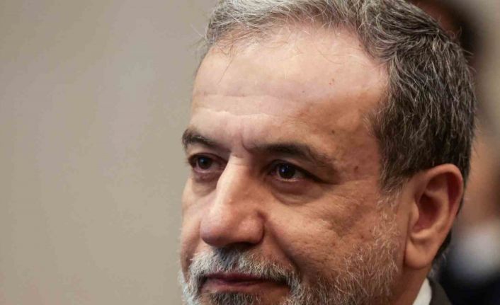 Arakçi: "(Trump’ın ‘Taş Devri’ tehdidi) ABD Başkanı zamanı geriye çevirmek mi istiyor?"