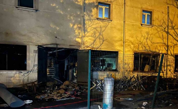 Arnavutköy’de metal fabrikasında sanayi tipi tüp patladı: 1’i ağır 3 işçi yaralandı