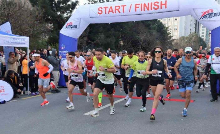 Ataşehir’de bir ilk: Bin 200 sporcu Ata Koşusu’nda ter döktü