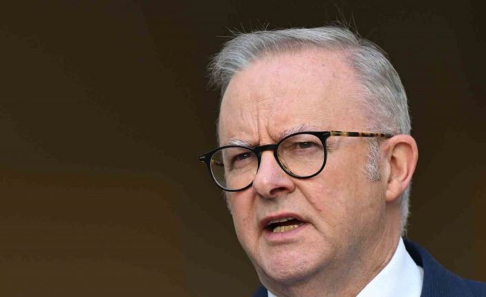 Avustralya Başbakanı: "İhtiyacınızdan fazla yakıt almayın, işe gidip gelirken toplu taşıma kullanın"