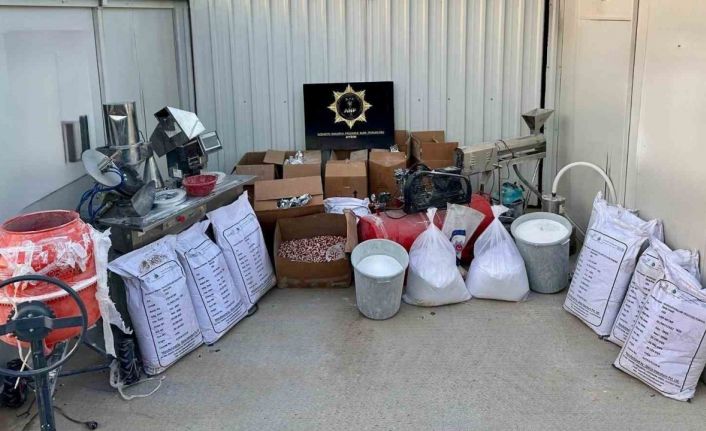 Aydın polisinden zehir üretimine ağır darbe: 271 kilo 860 gram ham madde ele geçirildi