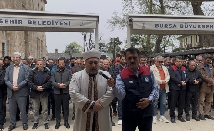 Ayla öğretmen ve 8 öğrenci için Bursa’da gıyabi cenaze namazı kılındı