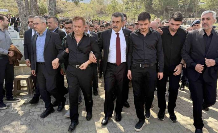 Ayla öğretmenin eşi: "Gurur duyuyorum, buraya ev yaptıracaktık, cenazesi geldi"